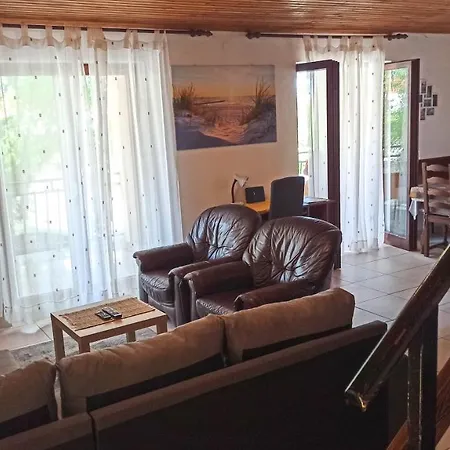 Family - 100m From Sea Ferienhaus