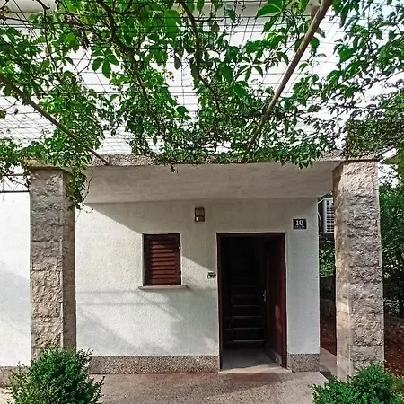 Family - 100m From Sea Ferienhaus *