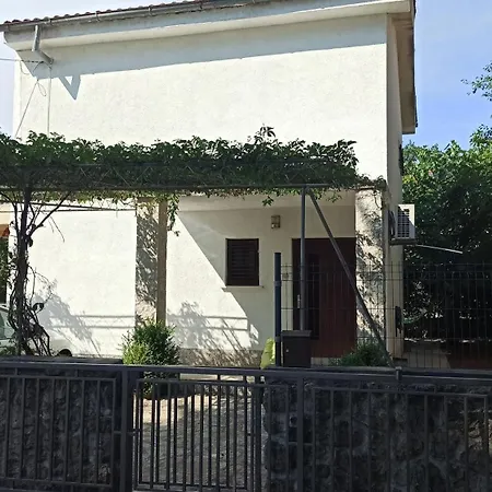 Family - 100m From Sea