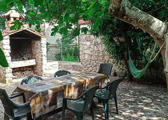 Family - 100m From Sea بيت للعطل *