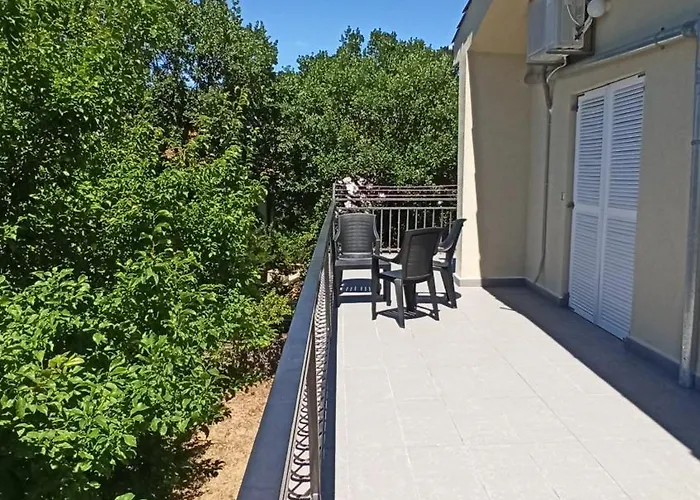 Family - 100m From Sea بيت للعطل